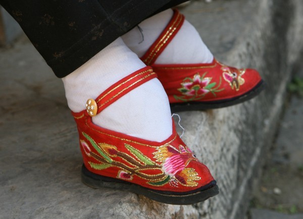 beautiful-chinese-feet.jpg